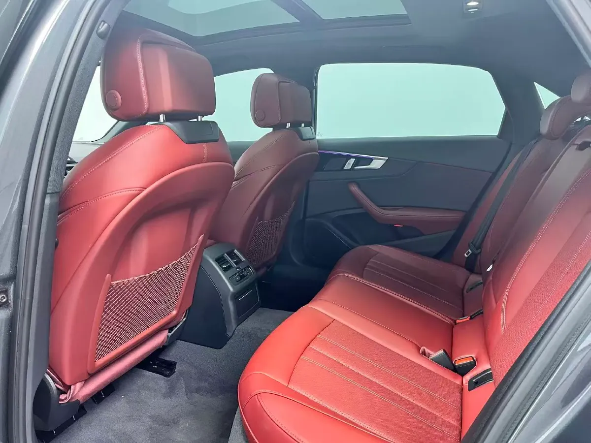 2024 Audi A4L 2.0T 190HP L4 7DCT,autocango,china used car exporter,china ev exporter,chinese used car exporter,chinese used ev exporter