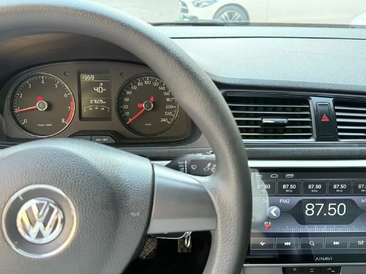 2013 Volkswagen Lavida 1.6L 110HP L4 5MT,autocango,china used car exporter,china ev exporter,chinese used car exporter,chinese used ev exporter