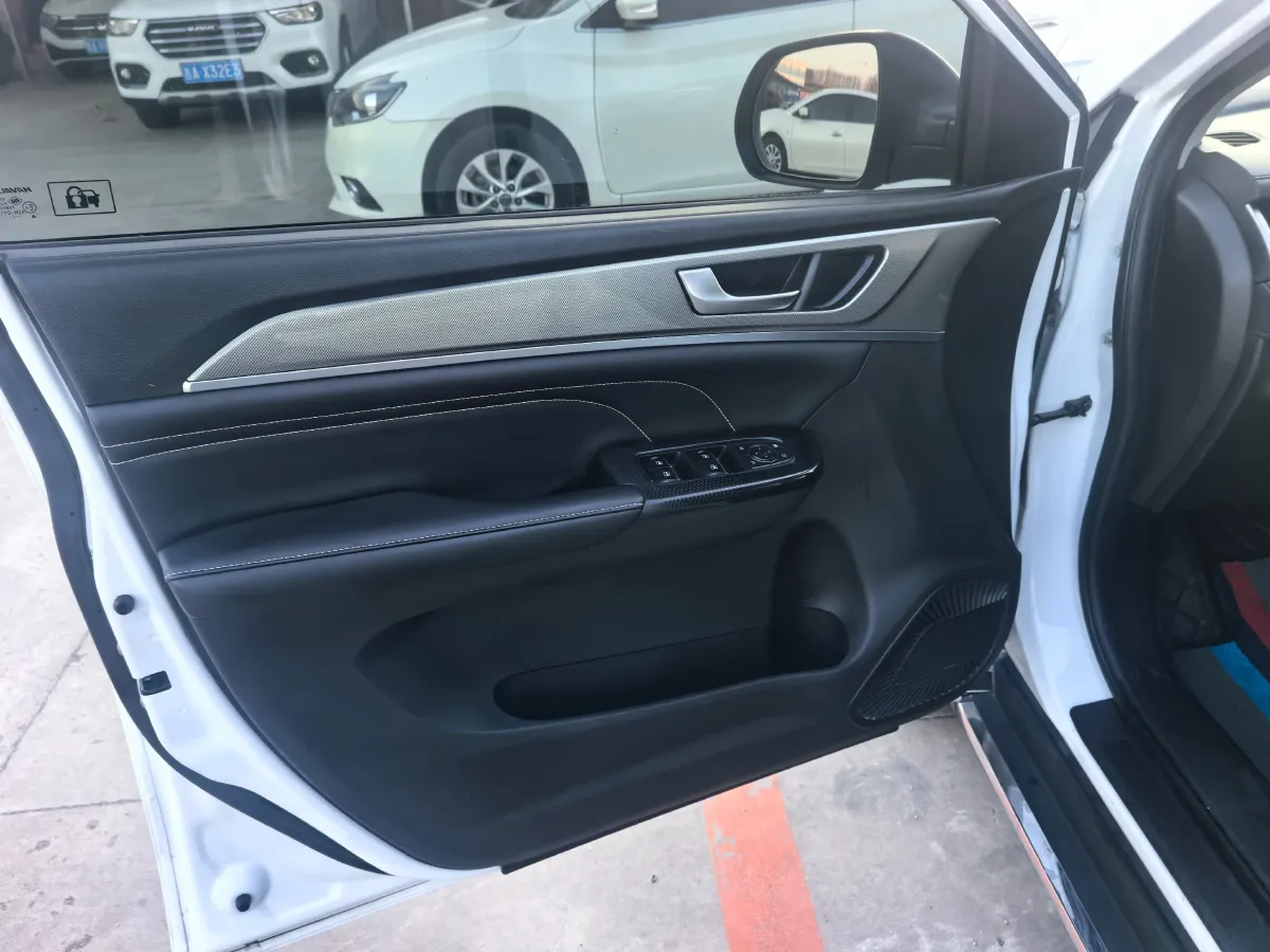 2021 Haval M6 1.5T 150HP L4 7DCT,autocango,china used car exporter,china ev exporter,chinese used car exporter,chinese used ev exporter