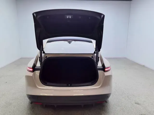 2022 JunTian HeiWuShi Youth 2.0T 203HP L4 6AT,autocango,china used car exporter,china ev exporter,chinese used car exporter,chinese used ev exporter