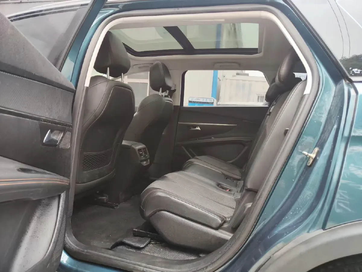 2017 Peugeot 5008 1.6T 167HP L4 6AT,autocango,china used car exporter,china ev exporter,chinese used car exporter,chinese used ev exporter