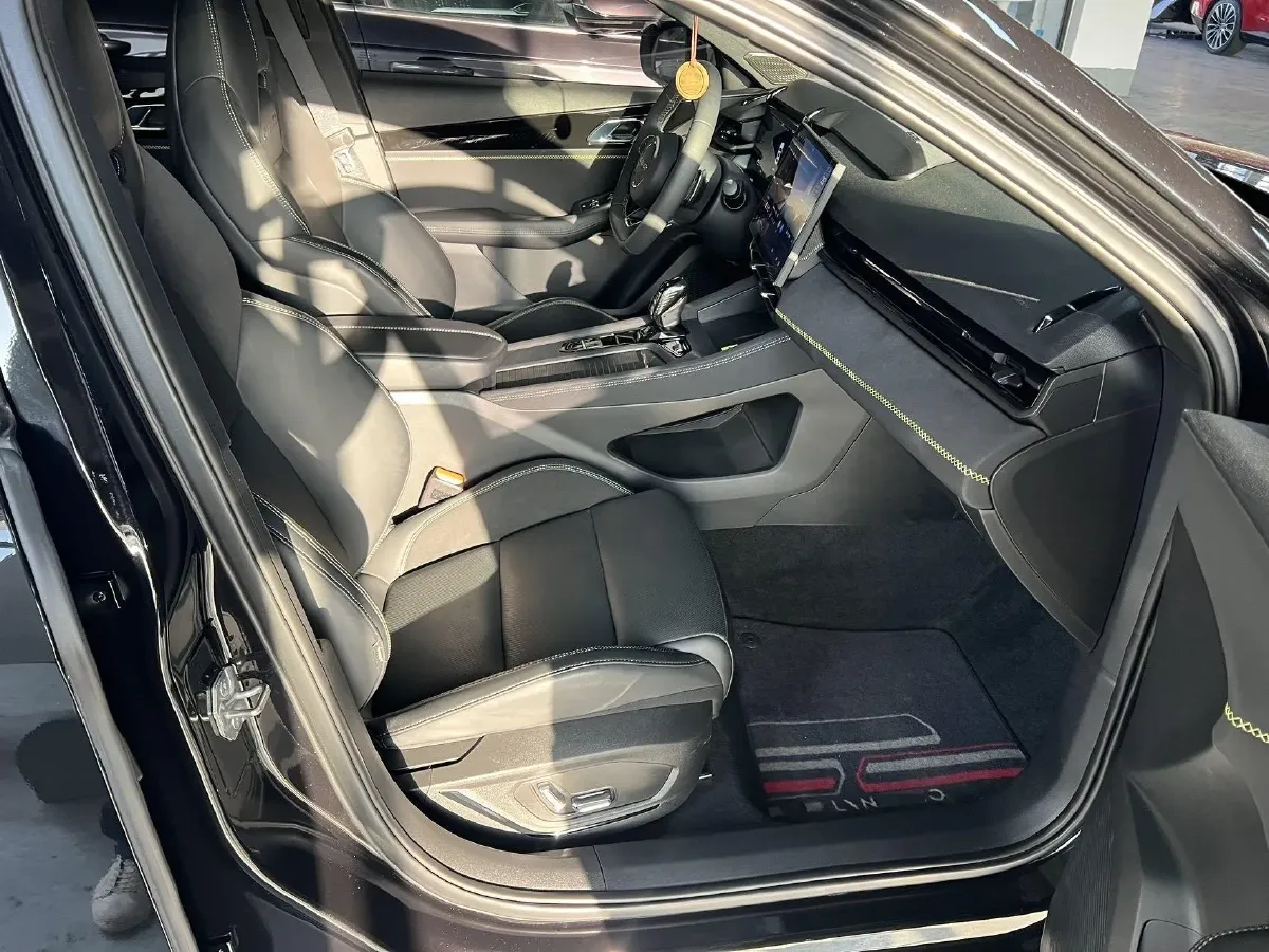 2023 LYNK&CO 03 2.0T 254HP L4 7DCT,autocango,china used car exporter,china ev exporter,chinese used car exporter,chinese used ev exporter