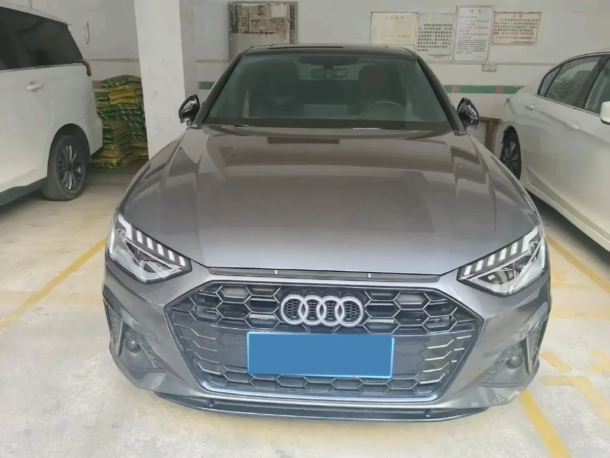 2023 Audi A4L 2.0T 190HP L4 7DCT,autocango,china used car exporter,china ev exporter,chinese used car exporter,chinese used ev exporter
