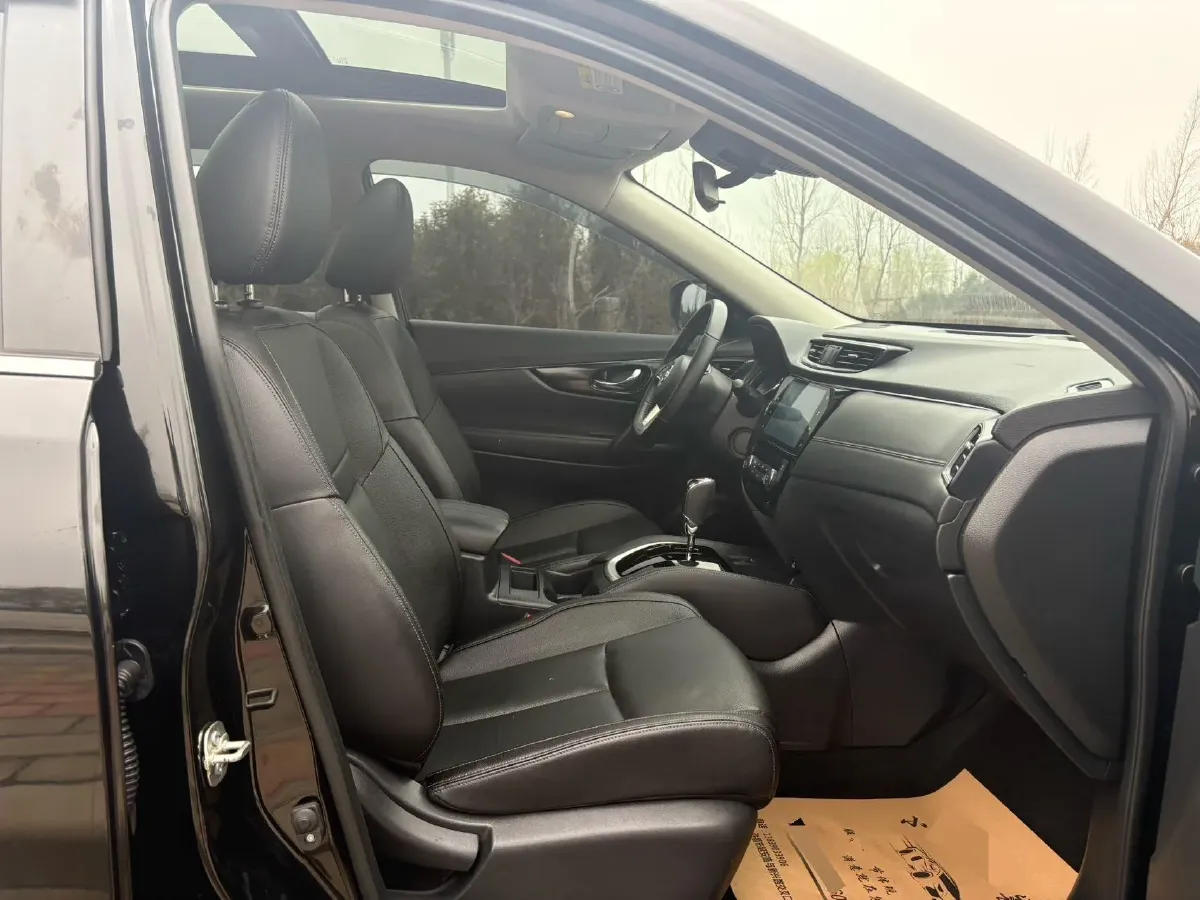 2022 Nissan X-Trail 2.0L 151HP L4 CVT,autocango,china used car exporter,china ev exporter,chinese used car exporter,chinese used ev exporter