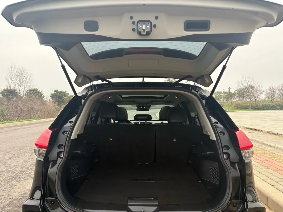 2022 Nissan X-Trail 2.0L 151HP L4 CVT,autocango,china used car exporter,china ev exporter,chinese used car exporter,chinese used ev exporter