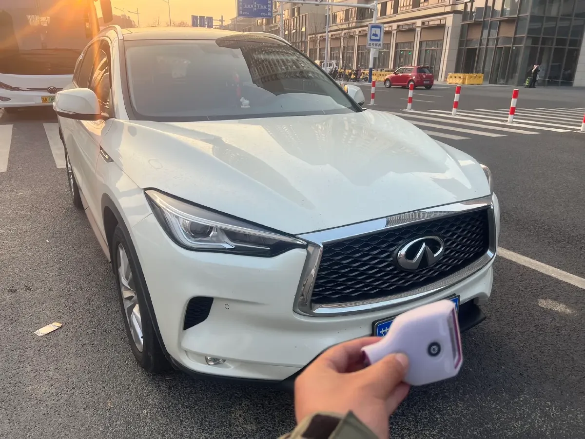 2018 Infiniti QX30 2.0T 211HP L4 7DCT,autocango,china used car exporter,china ev exporter,chinese used car exporter,chinese used ev exporter