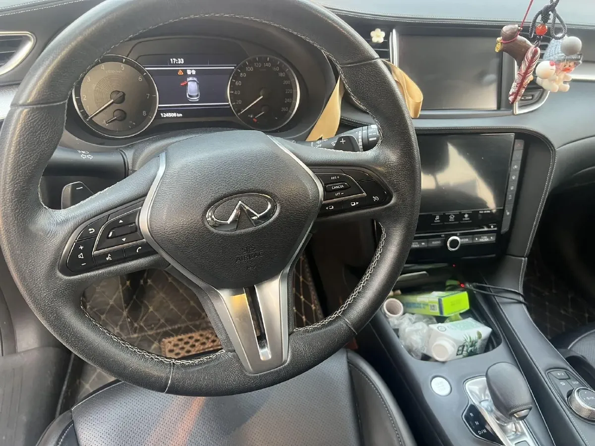 2018 Infiniti QX30 2.0T 211HP L4 7DCT,autocango,china used car exporter,china ev exporter,chinese used car exporter,chinese used ev exporter