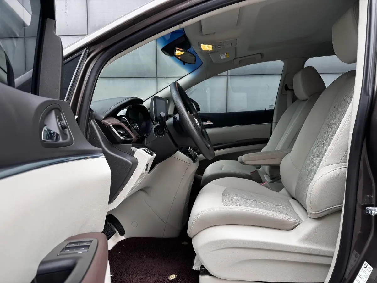 2023 Buick GL8 2.0T 237HP L4 9AT,autocango,china used car exporter,china ev exporter,chinese used car exporter,chinese used ev exporter