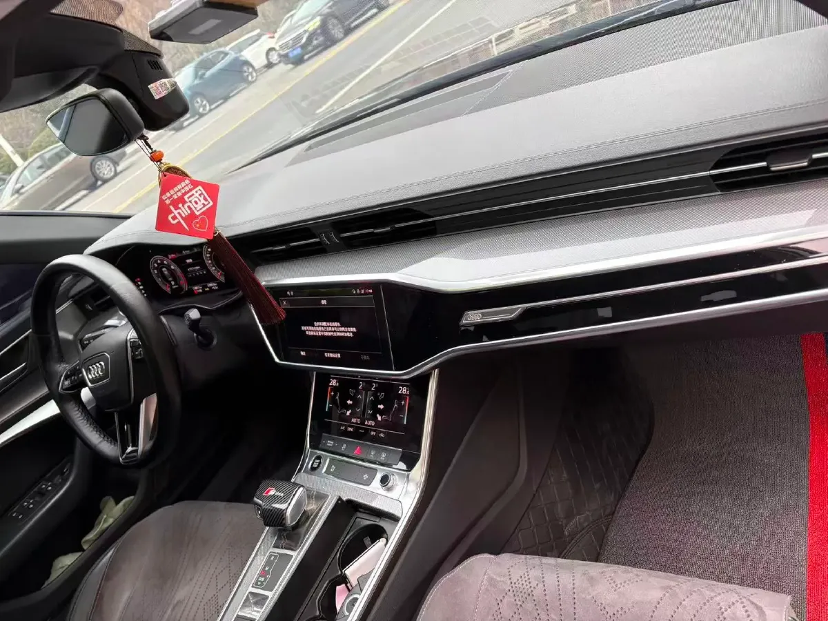 2021 Audi A6L 2.0T 224HP L4 7DCT,autocango,china used car exporter,china ev exporter,chinese used car exporter,chinese used ev exporter