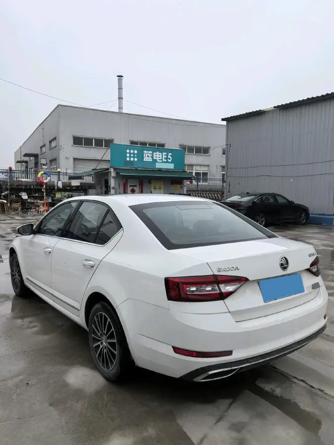2018 Skoda Octavia 1.6L 110HP L4 6AT,autocango,china used car exporter,china ev exporter,chinese used car exporter,chinese used ev exporter