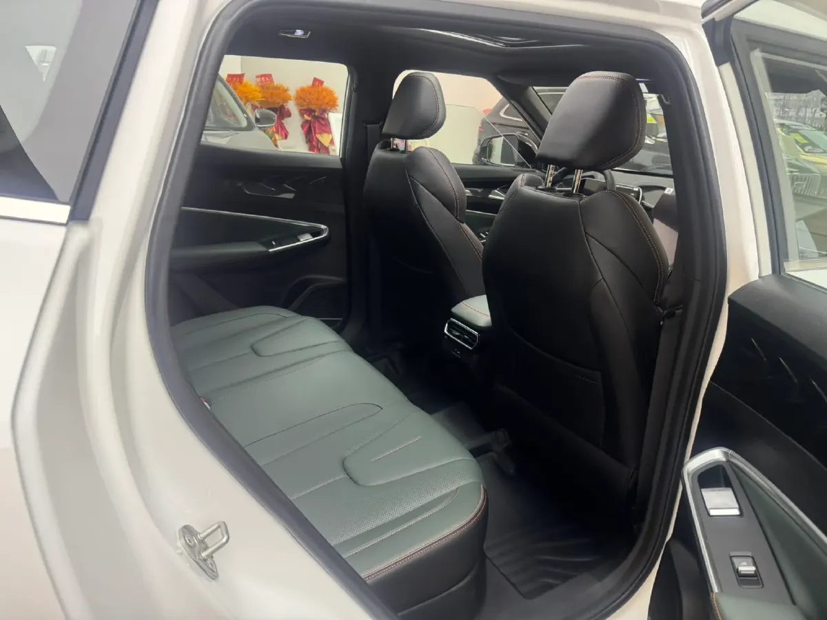 2024 Geely Azkarra 1.5T 181HP L4 7DCT,autocango,china used car exporter,china ev exporter,chinese used car exporter,chinese used ev exporter