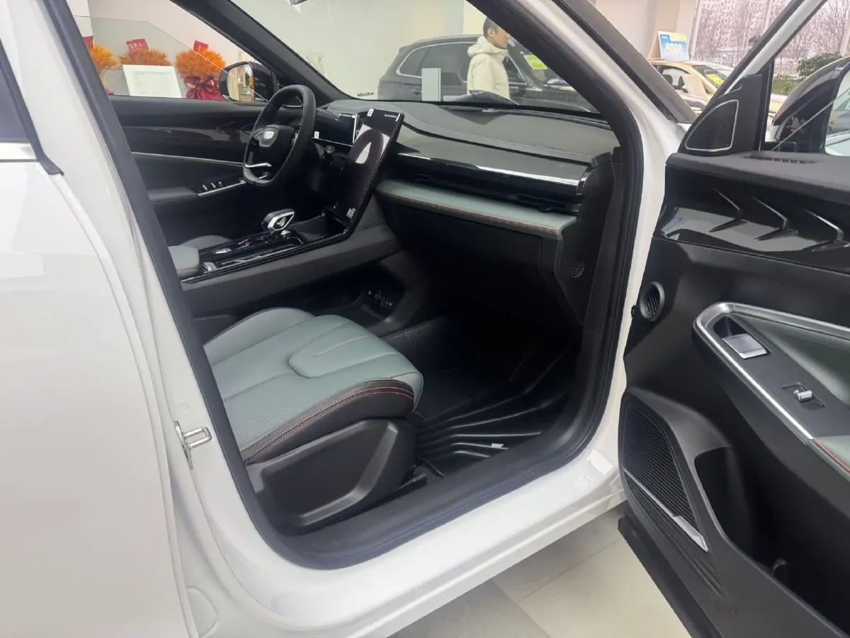 2024 Geely Azkarra 1.5T 181HP L4 7DCT,autocango,china used car exporter,china ev exporter,chinese used car exporter,chinese used ev exporter