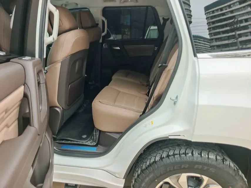 2022 Beijing BJ60 2.0T 267HP L4 8AT,autocango,china used car exporter,china ev exporter,chinese used car exporter,chinese used ev exporter