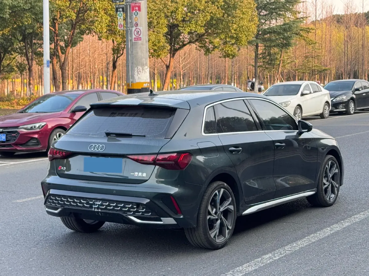 2025 Audi A3 1.5T 160HP L4 7DCT,autocango,china used car exporter,china ev exporter,chinese used car exporter,chinese used ev exporter