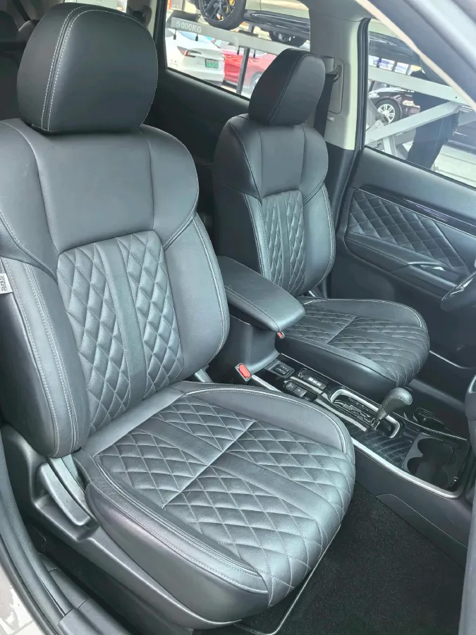 2021 Mitsubishi Outlander 2.0L 166HP L4 CVT,autocango,china used car exporter,china ev exporter,chinese used car exporter,chinese used ev exporter