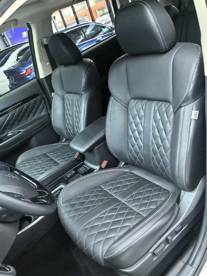 2021 Mitsubishi Outlander 2.0L 166HP L4 CVT,autocango,china used car exporter,china ev exporter,chinese used car exporter,chinese used ev exporter