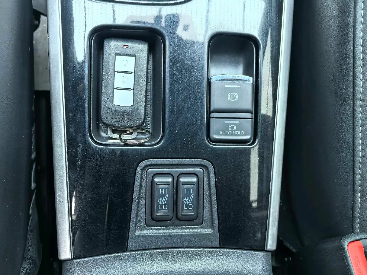 2021 Mitsubishi Outlander 2.0L 166HP L4 CVT,autocango,china used car exporter,china ev exporter,chinese used car exporter,chinese used ev exporter