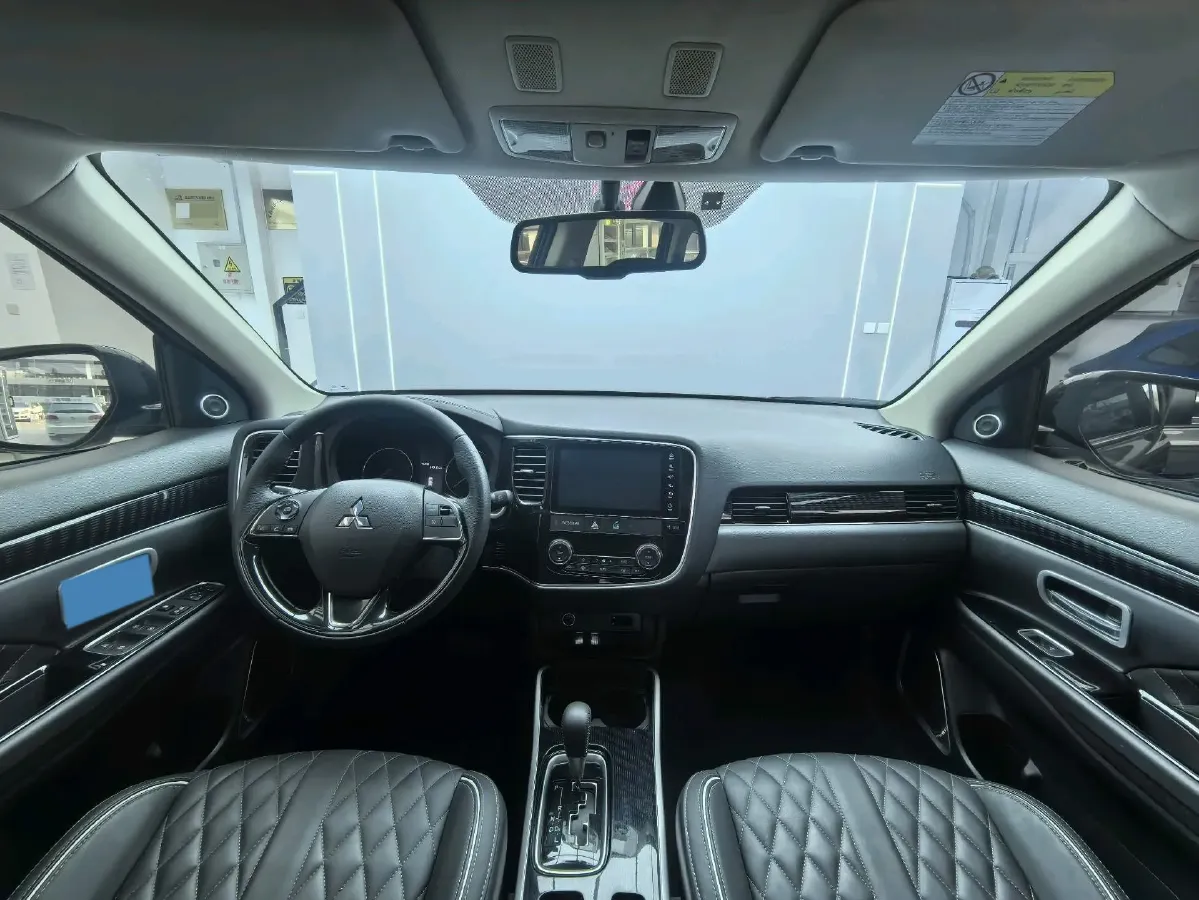 2021 Mitsubishi Outlander 2.0L 166HP L4 CVT,autocango,china used car exporter,china ev exporter,chinese used car exporter,chinese used ev exporter