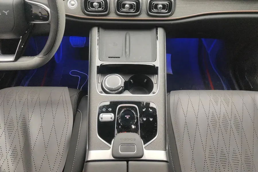 2023 Chery Tiggo 9 2.0T 261HP L4 8AT,autocango,china used car exporter,china ev exporter,chinese used car exporter,chinese used ev exporter