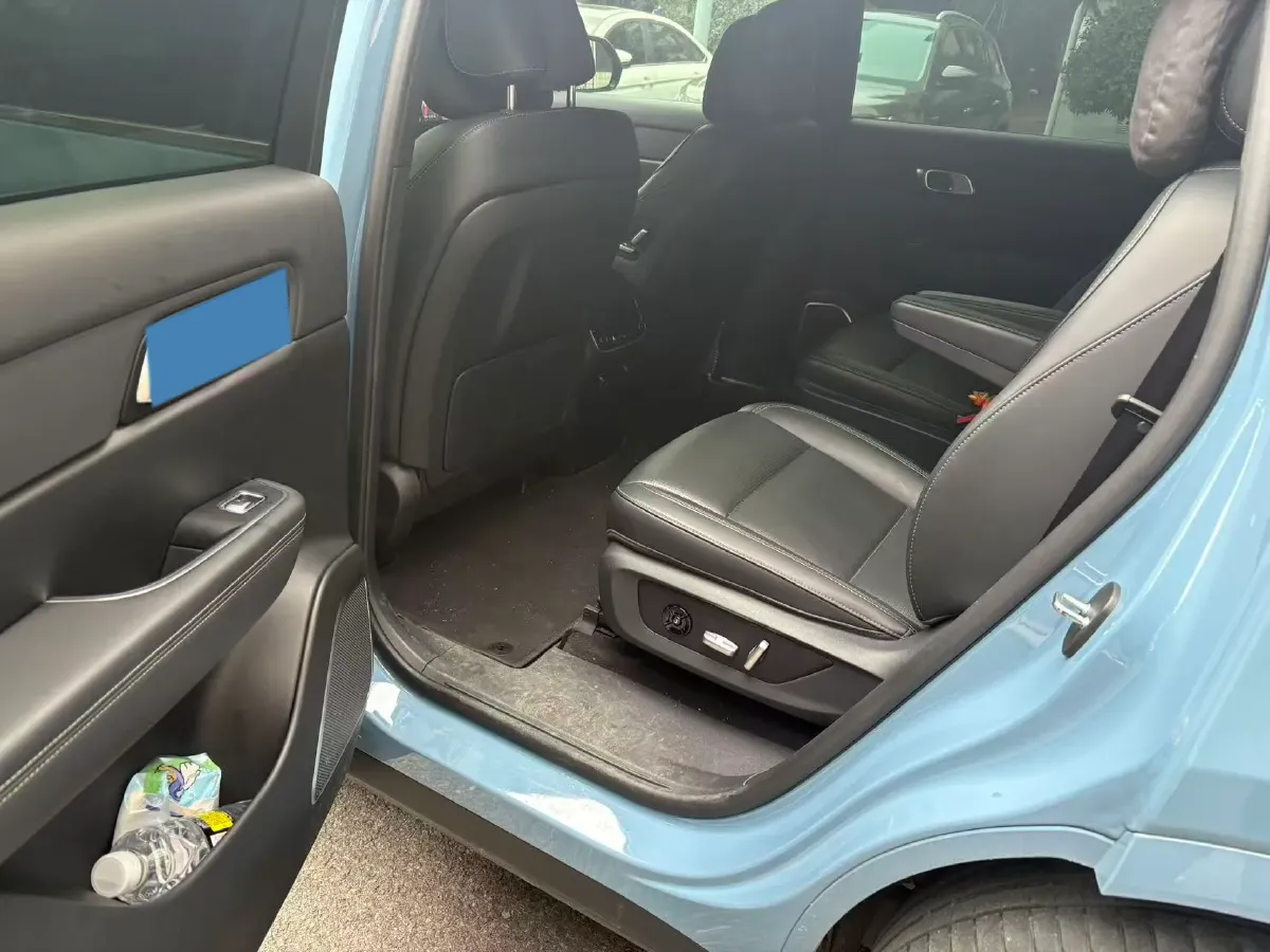 2021 Li ONE Range Extended 131HP REEV 40.5KWH,autocango,china used car exporter,china ev exporter,chinese used car exporter,chinese used ev exporter