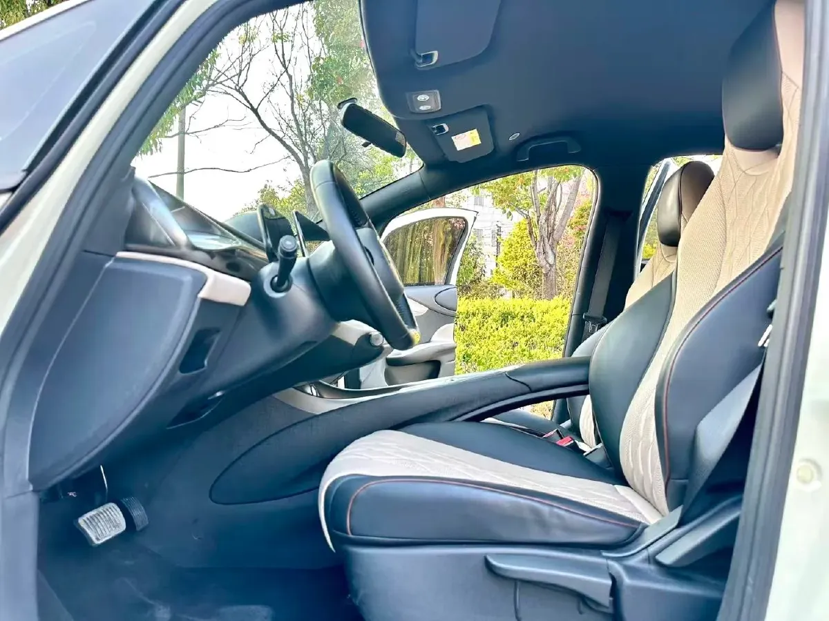 2021 Ford Escort 1.5L 122HP L3 6AT,autocango,china used car exporter,china ev exporter,chinese used car exporter,chinese used ev exporter