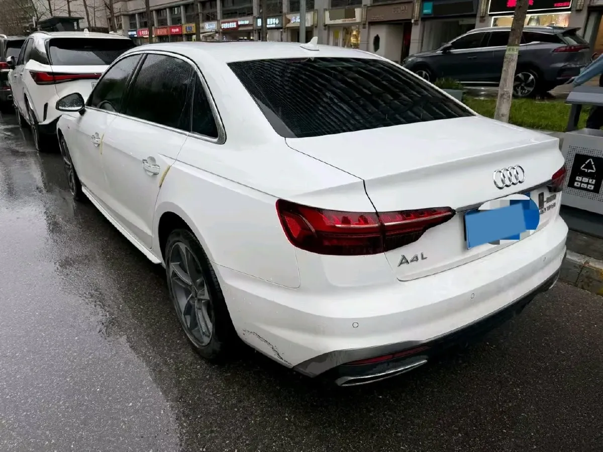 2022 Audi A4L 2.0T 190HP L4 7DCT,autocango,china used car exporter,china ev exporter,chinese used car exporter,chinese used ev exporter