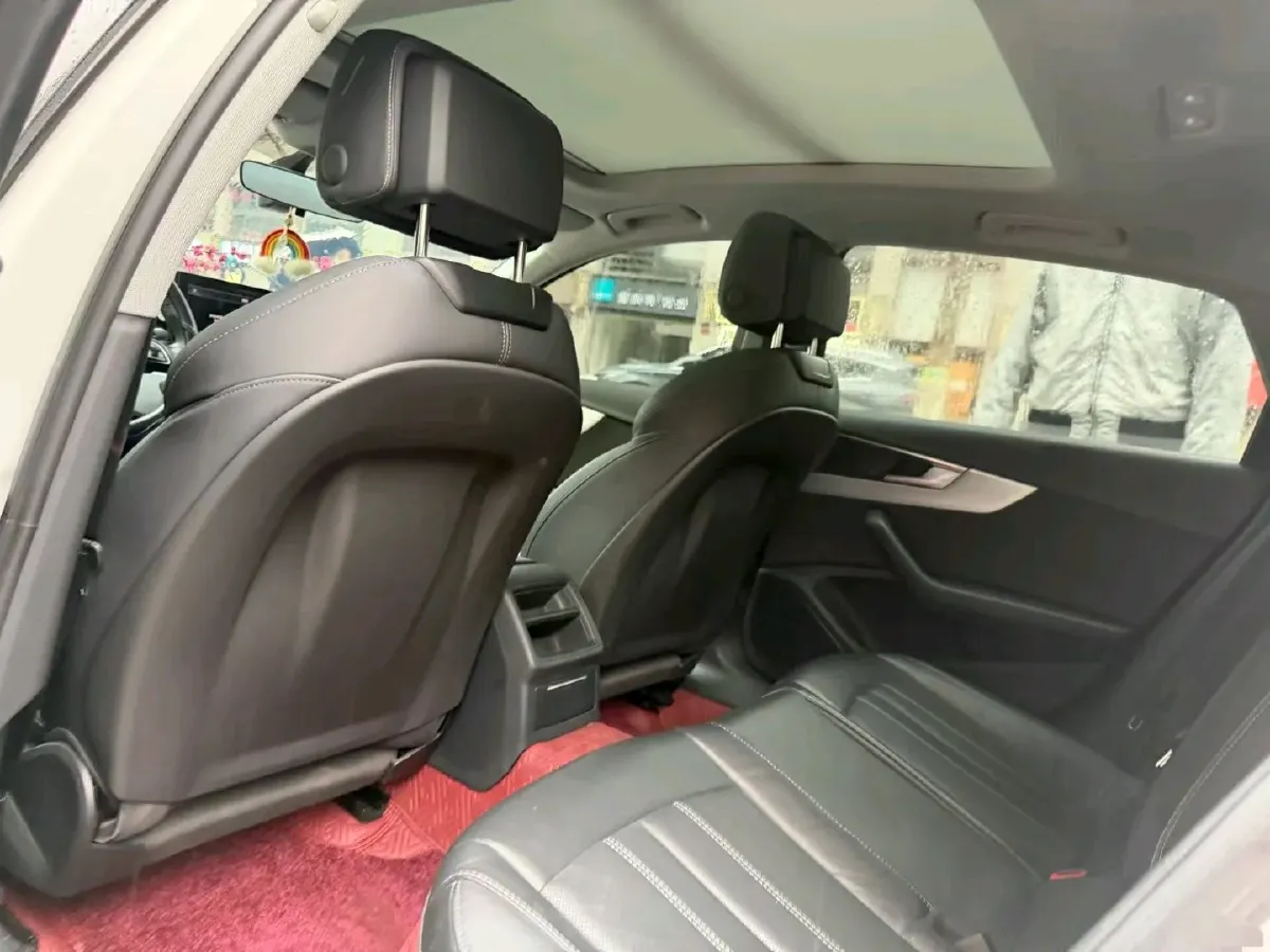 2022 Audi A4L 2.0T 190HP L4 7DCT,autocango,china used car exporter,china ev exporter,chinese used car exporter,chinese used ev exporter