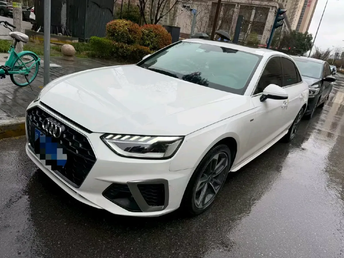 2022 Audi A4L 2.0T 190HP L4 7DCT,autocango,china used car exporter,china ev exporter,chinese used car exporter,chinese used ev exporter