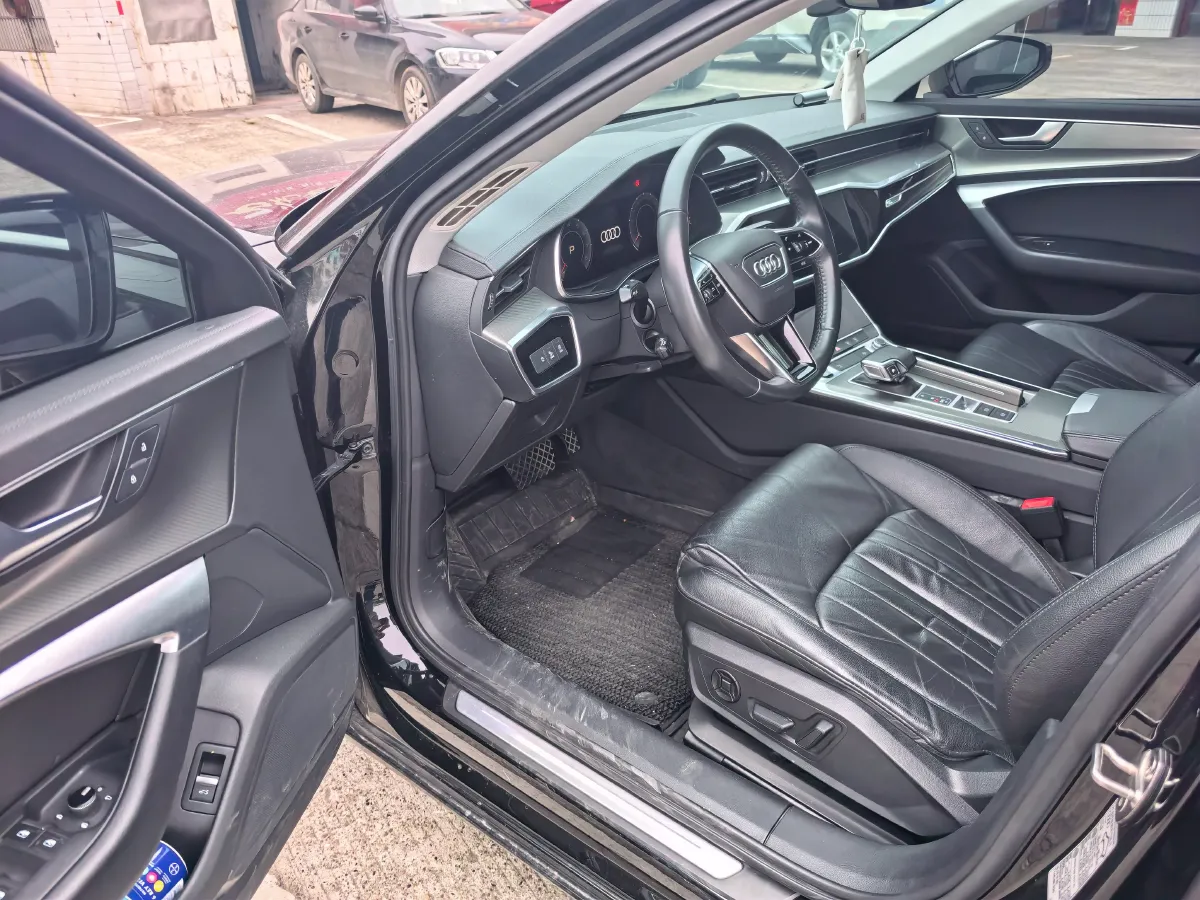 2021 Audi A6L 2.0T 224HP L4 7DCT,autocango,china used car exporter,china ev exporter,chinese used car exporter,chinese used ev exporter