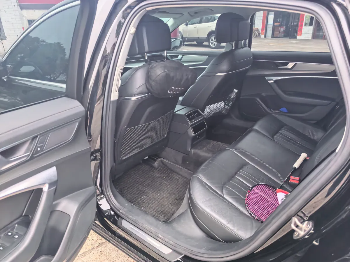 2021 Audi A6L 2.0T 224HP L4 7DCT,autocango,china used car exporter,china ev exporter,chinese used car exporter,chinese used ev exporter