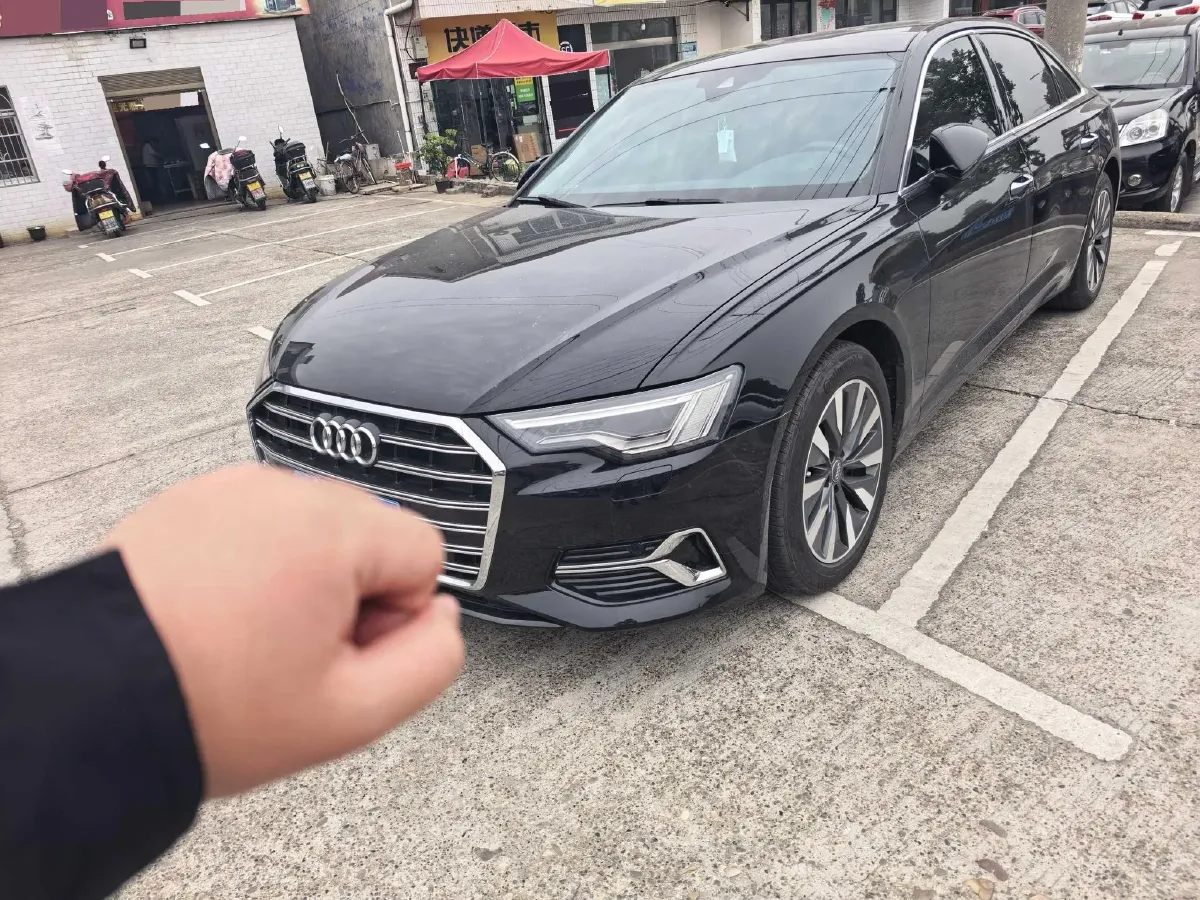 2021 Audi A6L 2.0T 224HP L4 7DCT,autocango,china used car exporter,china ev exporter,chinese used car exporter,chinese used ev exporter