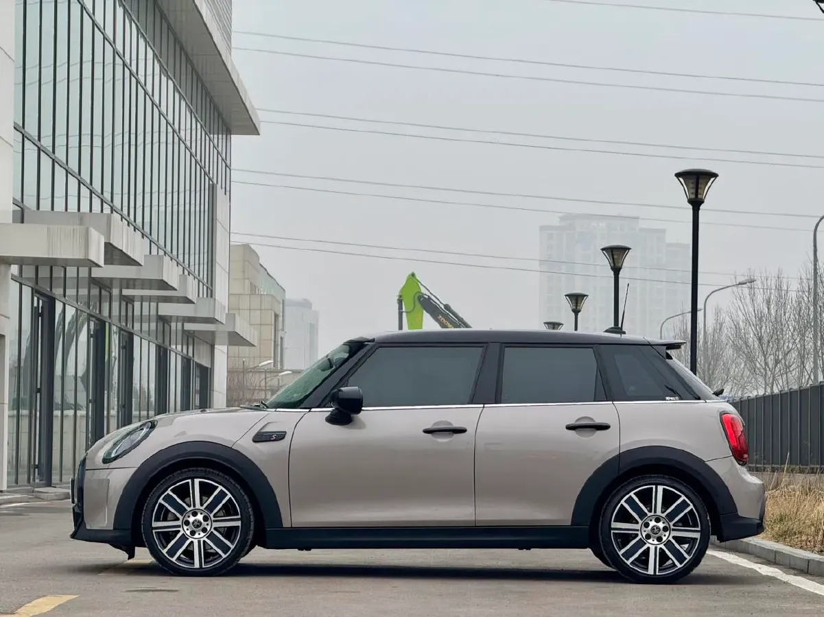 2023 MINI MINI 2.0T 178HP L4 7DCT,autocango,china used car exporter,china ev exporter,chinese used car exporter,chinese used ev exporter