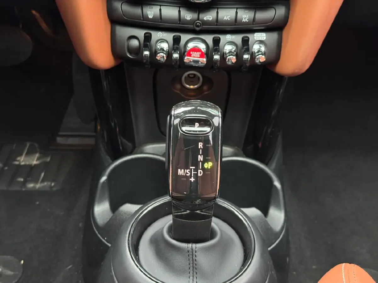 2023 MINI MINI 2.0T 178HP L4 7DCT,autocango,china used car exporter,china ev exporter,chinese used car exporter,chinese used ev exporter