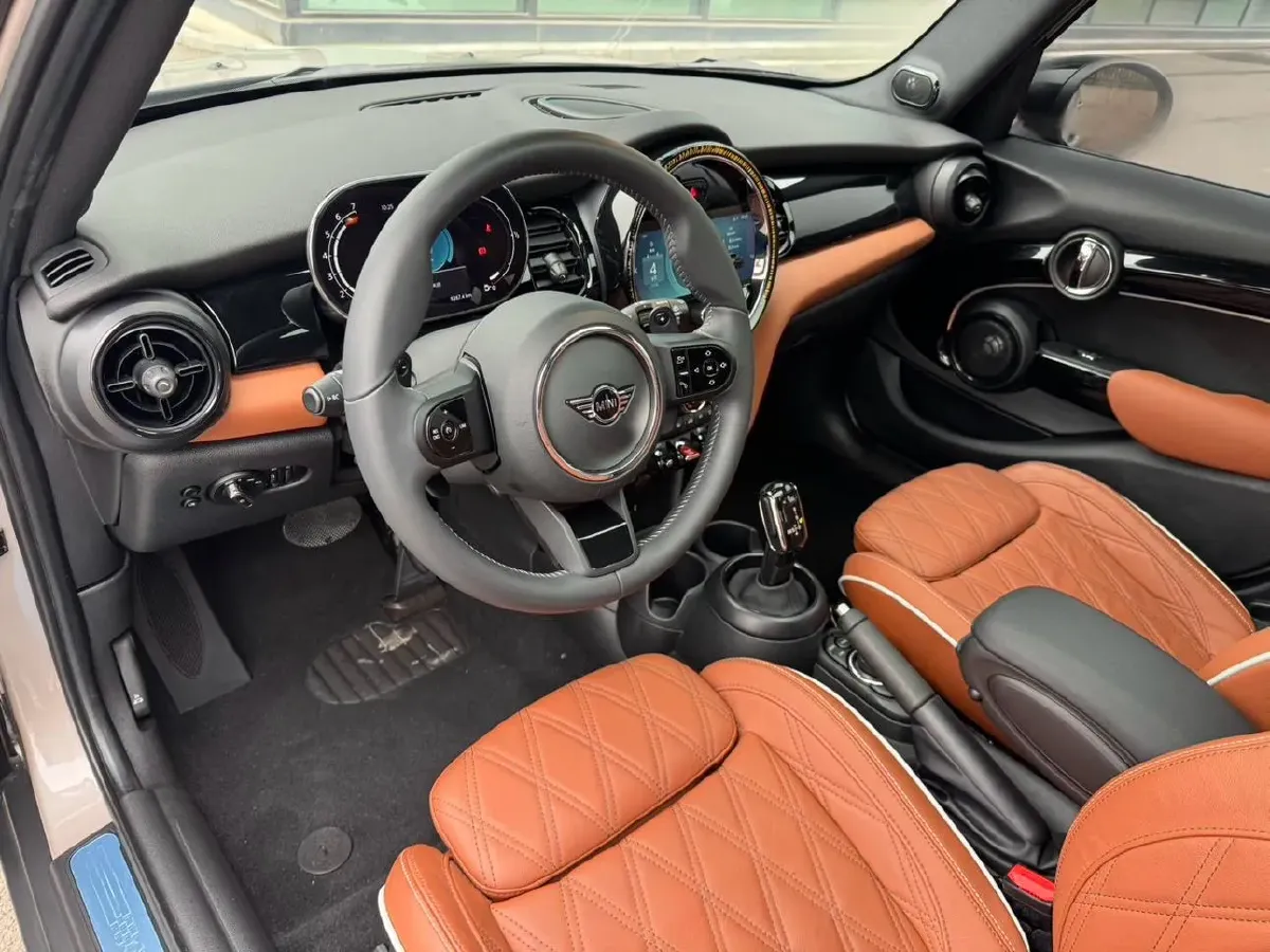 2023 MINI MINI 2.0T 178HP L4 7DCT,autocango,china used car exporter,china ev exporter,chinese used car exporter,chinese used ev exporter