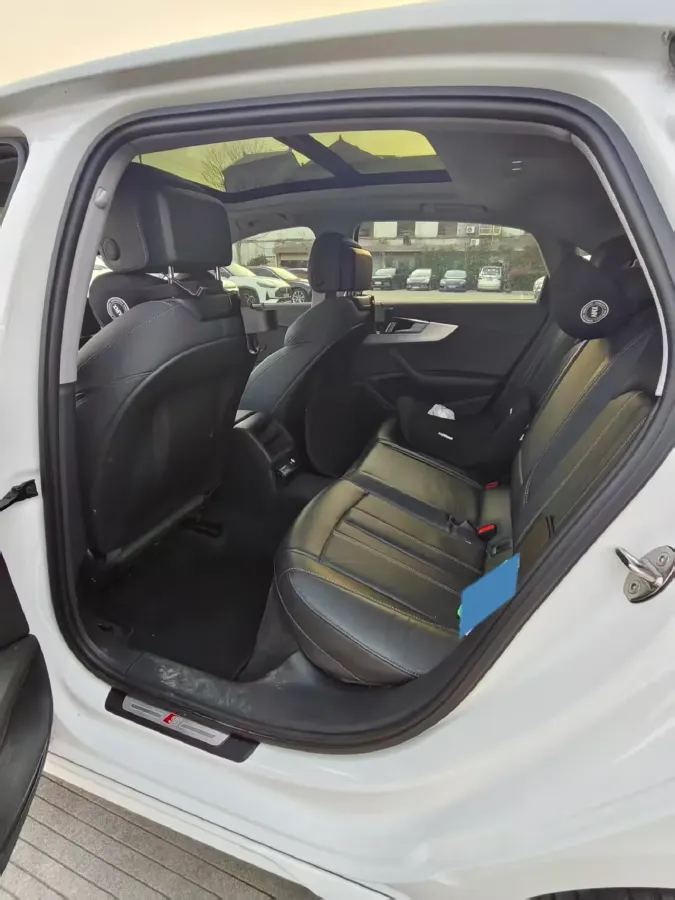 2023 Audi A4L 2.0T 190HP L4 7DCT,autocango,china used car exporter,china ev exporter,chinese used car exporter,chinese used ev exporter