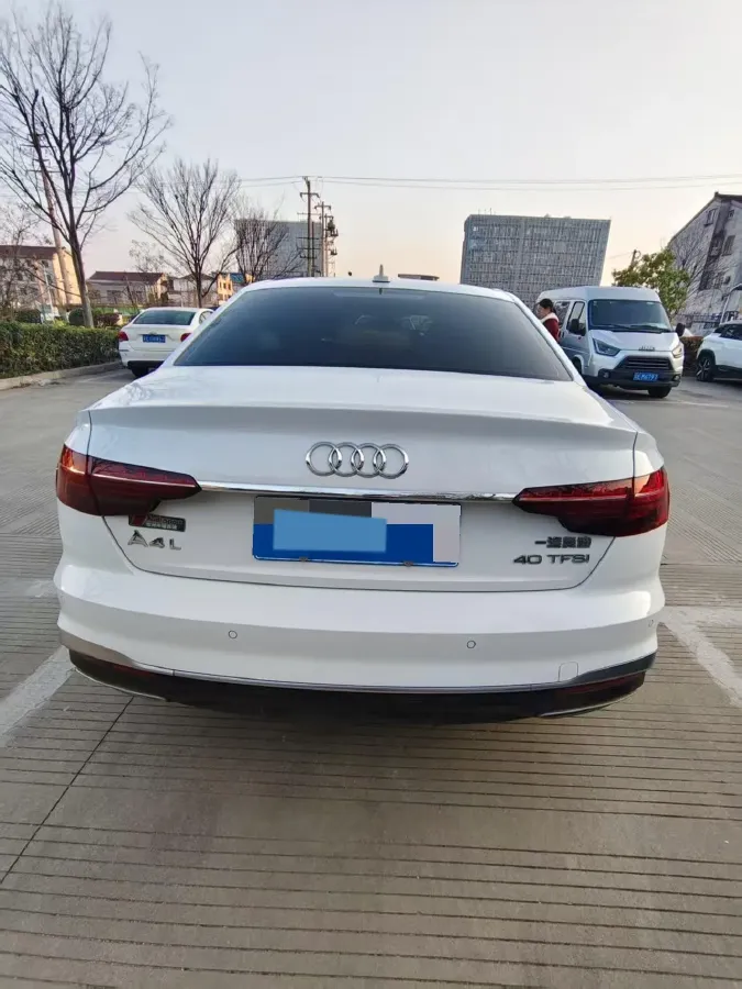 2023 Audi A4L 2.0T 190HP L4 7DCT,autocango,china used car exporter,china ev exporter,chinese used car exporter,chinese used ev exporter