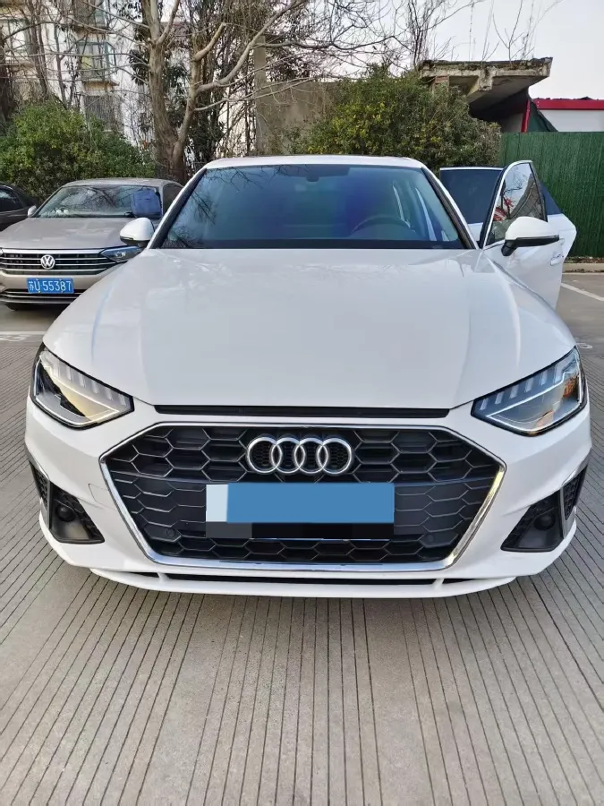 2023 Audi A4L 2.0T 190HP L4 7DCT,autocango,china used car exporter,china ev exporter,chinese used car exporter,chinese used ev exporter