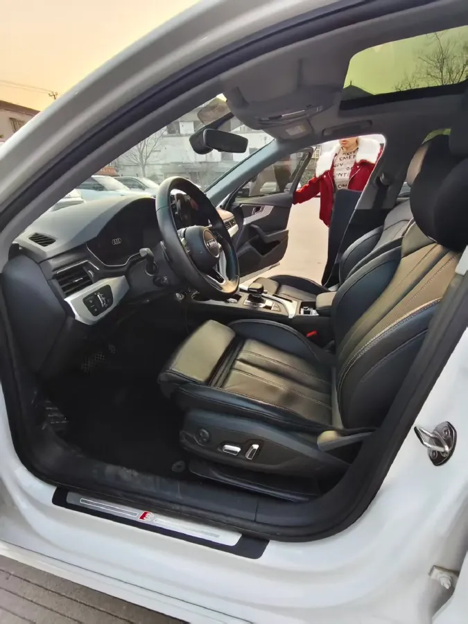 2023 Audi A4L 2.0T 190HP L4 7DCT,autocango,china used car exporter,china ev exporter,chinese used car exporter,chinese used ev exporter