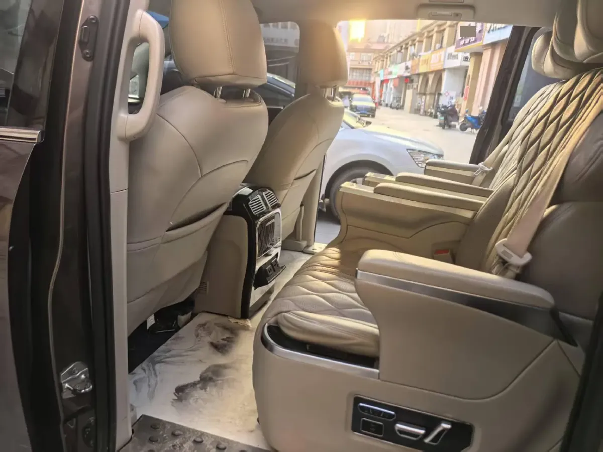 2023 Buick GL8 2.0T 237HP L4 9AT,autocango,china used car exporter,china ev exporter,chinese used car exporter,chinese used ev exporter