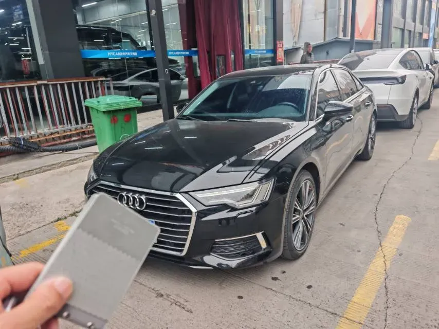2022 Audi A6L 2.0T 224HP L4 7DCT,autocango,china used car exporter,china ev exporter,chinese used car exporter,chinese used ev exporter