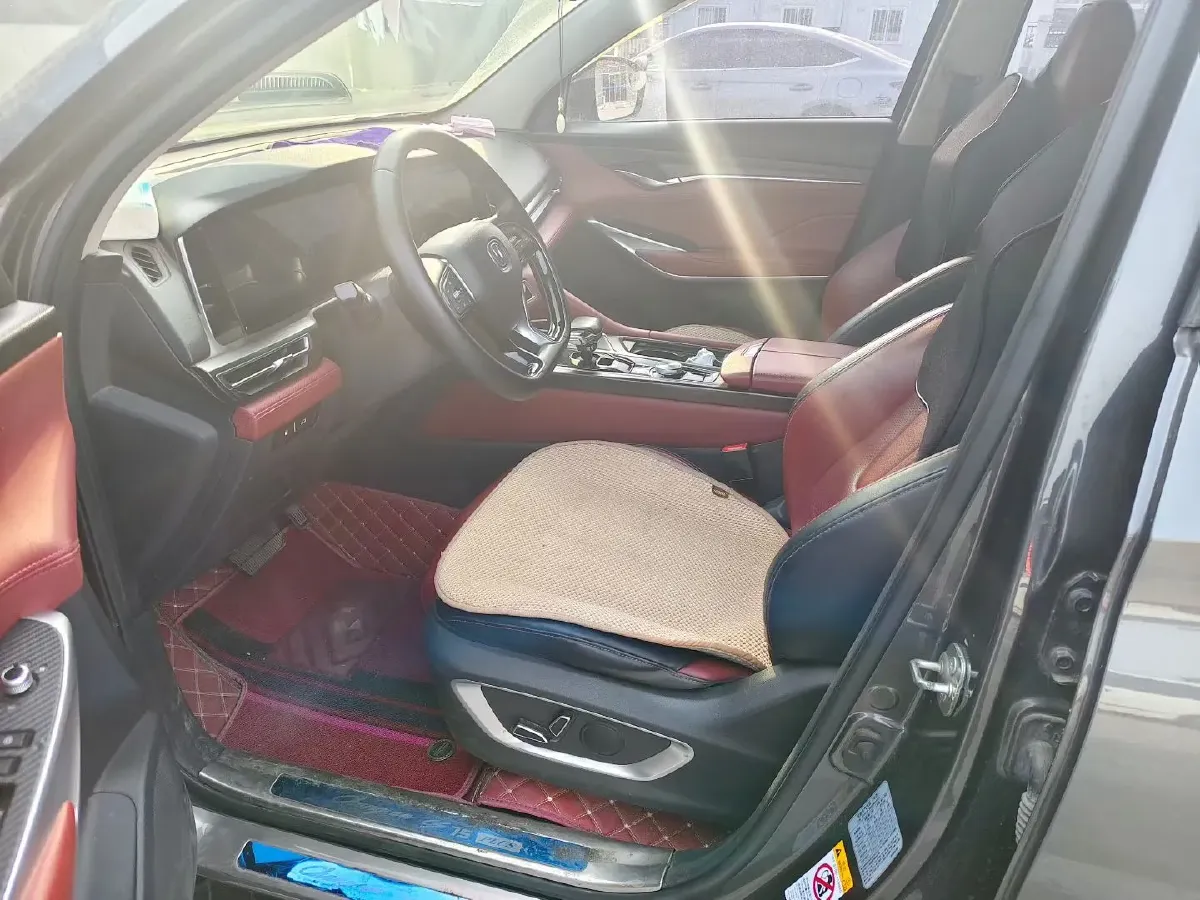 2020 ChangAn CS75 Plus 2.0T 233HP L4 8AT,autocango,china used car exporter,china ev exporter,chinese used car exporter,chinese used ev exporter