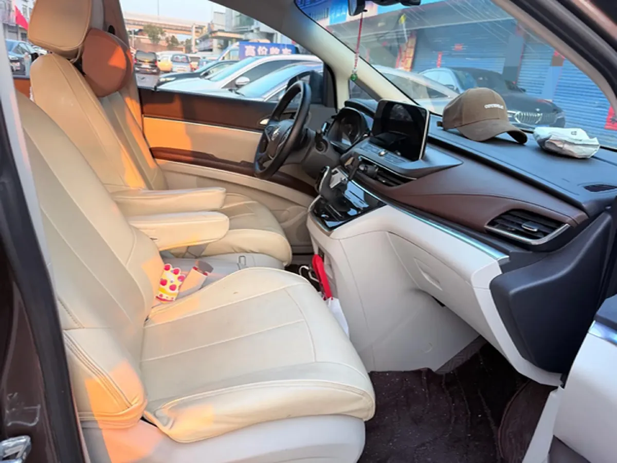 2023 Buick GL8 2.0T 237HP L4 9AT,autocango,china used car exporter,china ev exporter,chinese used car exporter,chinese used ev exporter