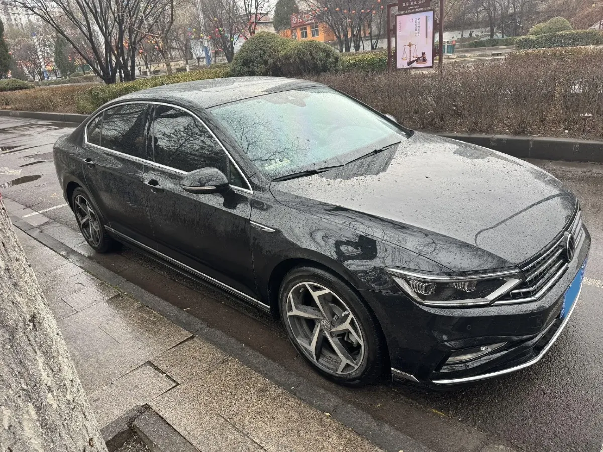 2023 Volkswagen Magotan 2.0T 186HP L4 7DCT,autocango,china used car exporter,china ev exporter,chinese used car exporter,chinese used ev exporter