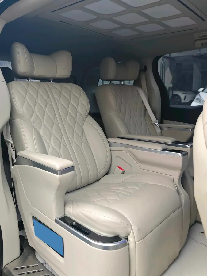 2022 Buick GL8 2.0T 237HP L4 9AT,autocango,china used car exporter,china ev exporter,chinese used car exporter,chinese used ev exporter