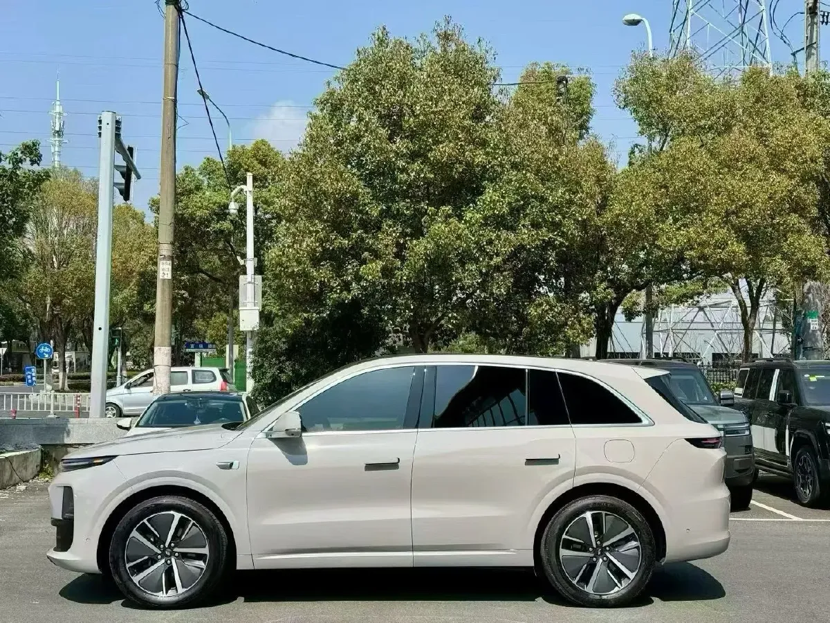2025 Li L6 Range Extended 154HP L4 REEV,autocango,china used car exporter,china ev exporter,chinese used car exporter,chinese used ev exporter
