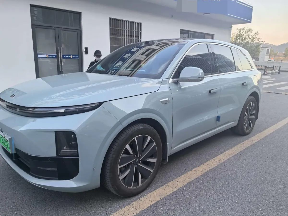 2025 Li L6 Range Extended 154HP L4 REEV,autocango,china used car exporter,china ev exporter,chinese used car exporter,chinese used ev exporter