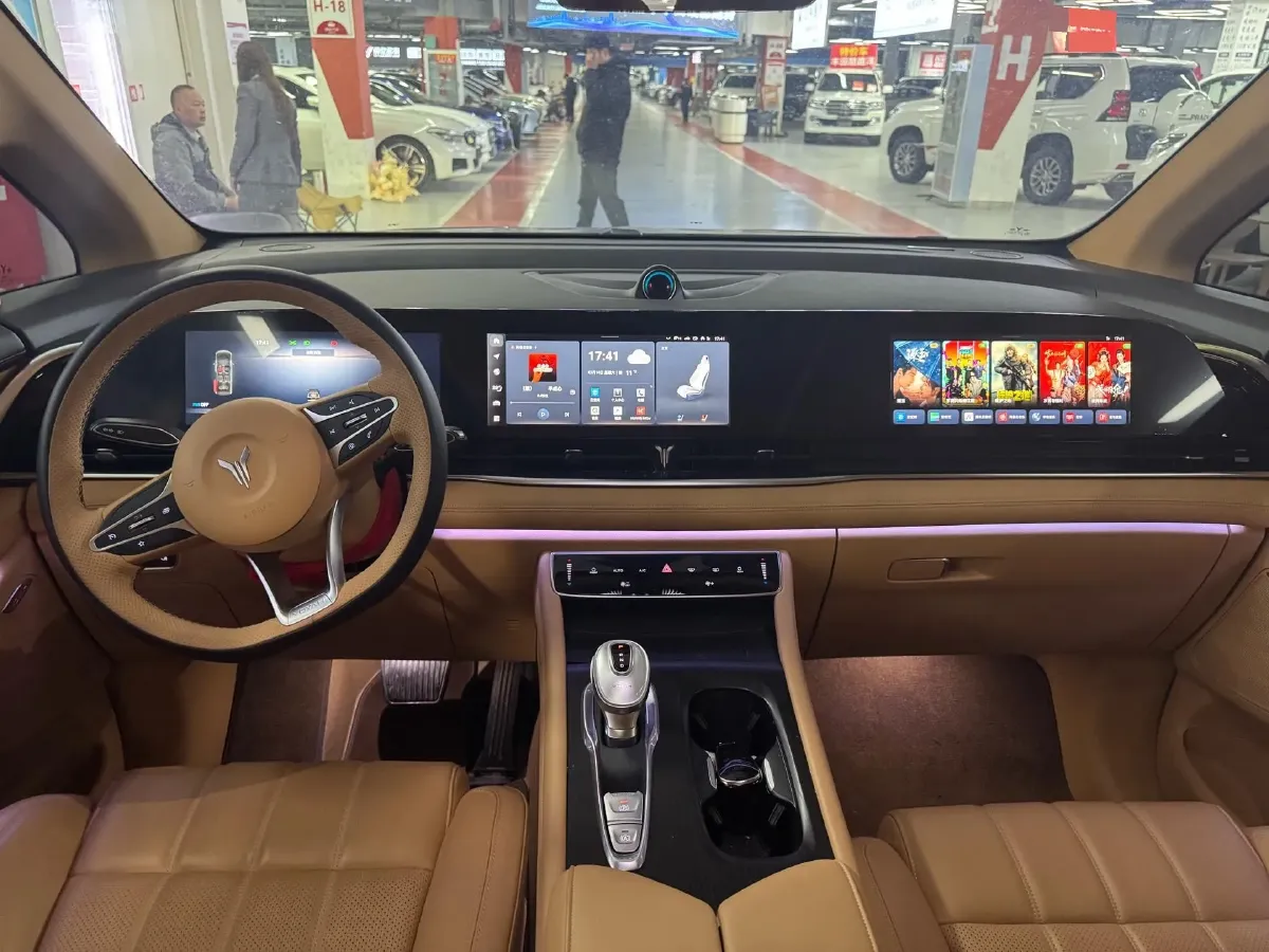 2022 Voyah Dream BEV 82KWH,autocango,china used car exporter,china ev exporter,chinese used car exporter,chinese used ev exporter