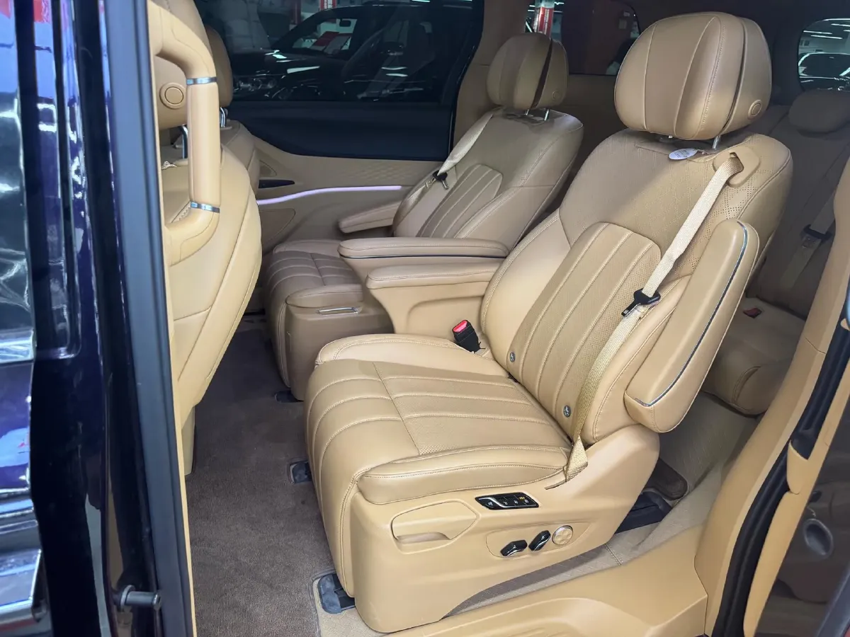 2022 Voyah Dream BEV 82KWH,autocango,china used car exporter,china ev exporter,chinese used car exporter,chinese used ev exporter