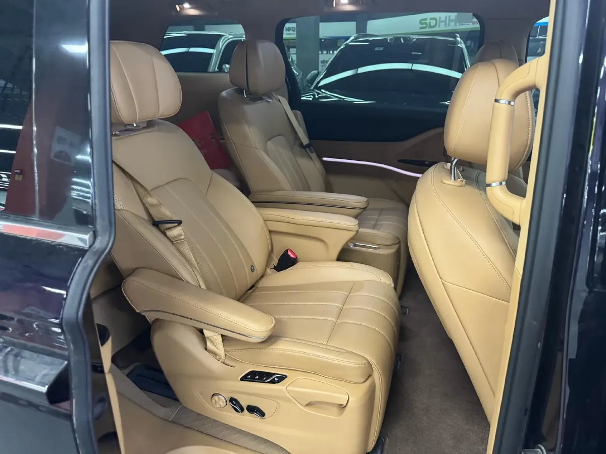 2022 Voyah Dream BEV 82KWH,autocango,china used car exporter,china ev exporter,chinese used car exporter,chinese used ev exporter