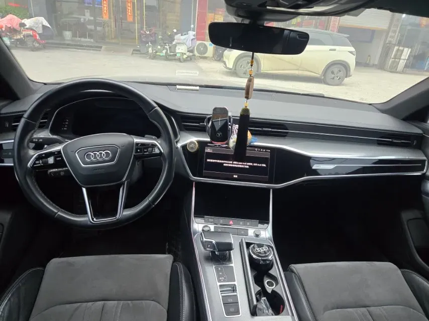 2021 Audi A6L 2.0T 224HP L4 7DCT,autocango,china used car exporter,china ev exporter,chinese used car exporter,chinese used ev exporter